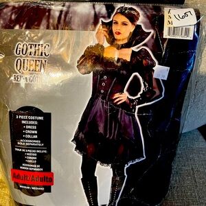 Gothic Queen 🫅 Halloween Costume. Sz Med. Brand New. Originally $39.99